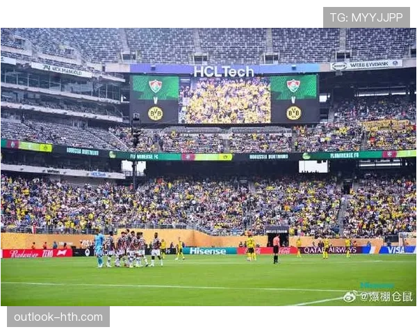 哥伦比亚队边路提速惊艳赛场，战术革新引热议