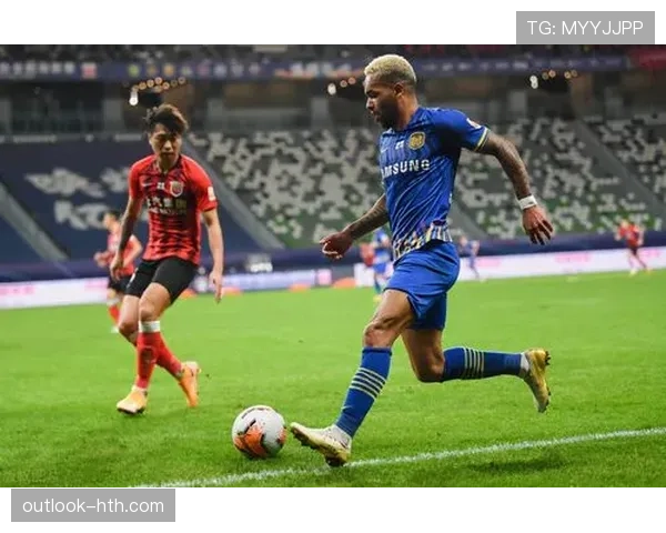 冠军悬念再起:赛季末关键战点燃争冠白热化 冠军悬念再起:赛季末关键战点燃争冠白热化