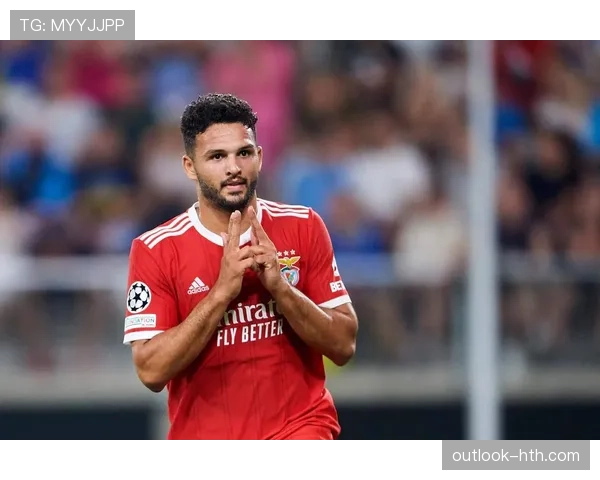 从球场新星到商业巨头：奥斯梅恩持续进化，展现全方位巨星潜力