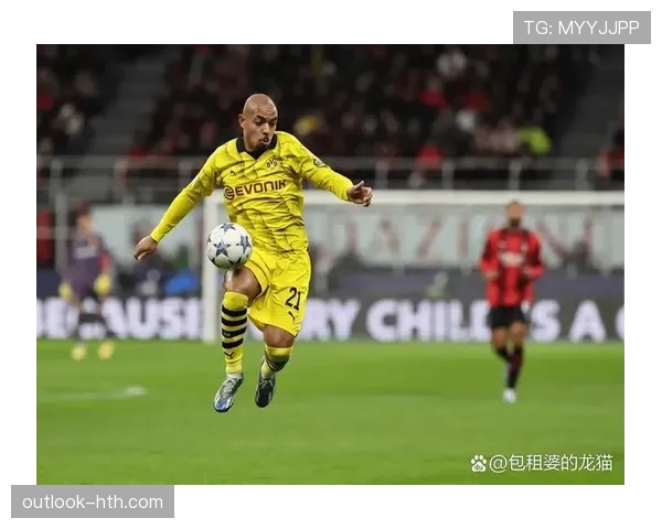 马伦职业轨迹:从埃因霍温到多特蒙德的成长之路 马伦职业轨迹:从埃因霍温到多特蒙德的成长之路