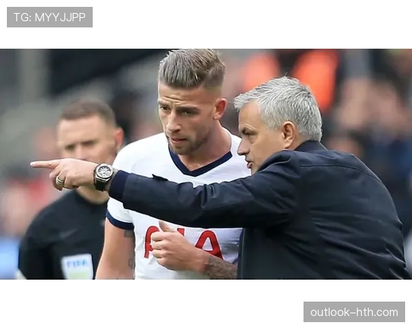 个人再强也救不了！曼联整体失衡问题彻底藏不住了