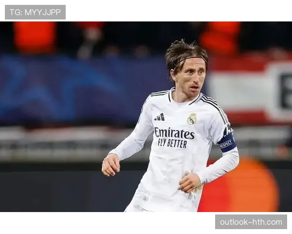 从英超中场核心到皇马传奇:莫德里奇的生涯跃迁 从英超中场核心到皇马传奇:莫德里奇的生涯跃迁