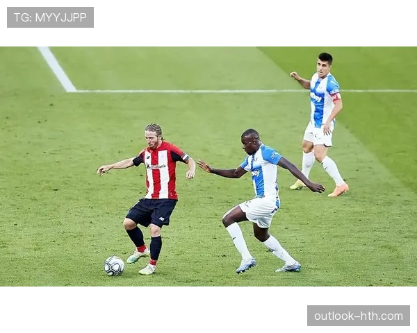 铲球后带人算犯规吗？裁判判罚逻辑全解析